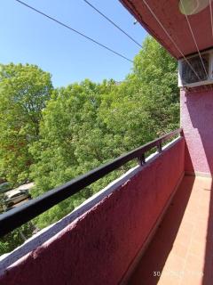 Fully Equipped Bright Apartment Close to Transport - 5