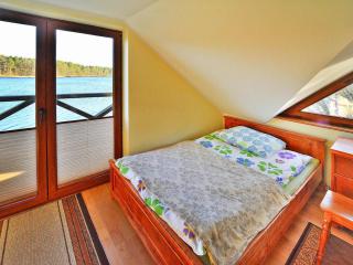 Holiday house by the lake with a fireplace - Rosnowo - 3