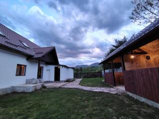 Pe un Picior de Plai - Măgura - 0