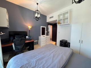 1 Bedroom appartment opposite to silicon central mall - 1