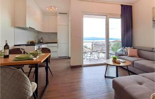 2 Bedroom Lovely Apartment In Stanici - Stanići - 8