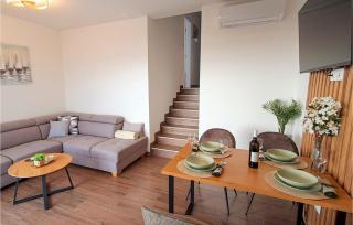 2 Bedroom Lovely Apartment In Stanici - Stanići - 6