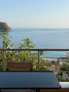 Mitro Guesthouse - Himare - 0