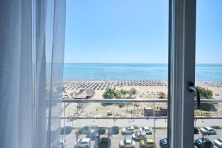 Mamaia Dream1 by CB SeaFront in Spa & Pools Resort - 9