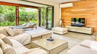 Splendid Waterfront Villa with Pool in Mauritius - 1