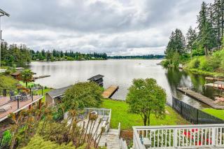 Lakeside Lacey Gem with Sauna and Private Dock - Lacey - 9