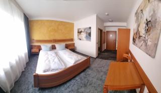 Doppelbett - Gästezimmer - 11min von Gießen 8,4km in Fernwald-Steinbach - 9