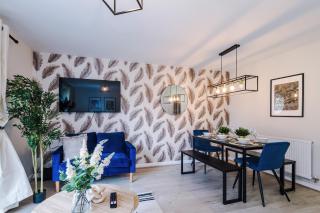 Liverpool-Speke-Halewood - 3 bedrooms, 2,5 Bath Driveway Parking Sleeps 9 - Fully Equipped Modern, Luxury Home - - 7