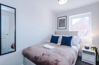 New D'Lux 3 bedrooms Sleeps 9 - Driveway - Speke Anfield Liverpool Halewood L24 - 2,5 Bathrooms, Fully Equipped Home - - 5