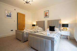 Modern 10BR Retreat Sleeps 16plus nr HS2 NEC BHX - Marston Green - 3