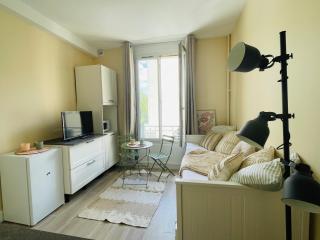 Cozy renovated studio - 0