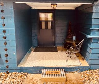 Peaceful home right on the lake! - 2