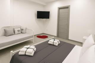 La Dimora Di Antonietta Aparts - 5 minutes from Central Station and The Center - 1