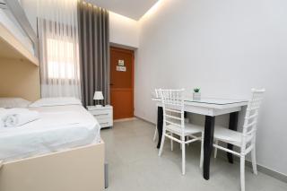 Vila Feliz - Premium Rooms with Free Private Parking - Vlorë - 5