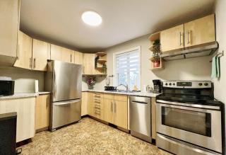 Private Budget Deluxe Room- Next to GO STATION-FREE PARKING-WIFI- - Richmond Hill - 2