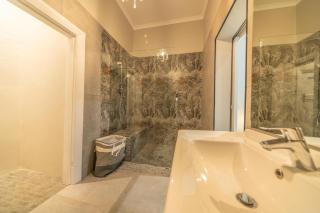 Room 6 - LEO Sky Guest House - Simondium - 1