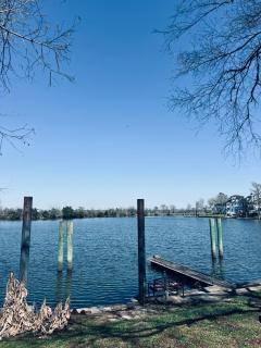 Lakefront retreat 1-bedroom condo in serene natural surroundings in Madisonville - 2