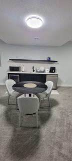Cozy 1 bedroom basement suite in Southwest Calgary - Calgary - 8