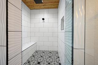 Cozy Mountain - Hot Tub Pickleball Sleeps 31 - Broken Bow - 3