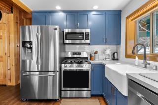 Bear Creek Haven -Nestled between the Village & Lake! - Big Bear Lake - 6