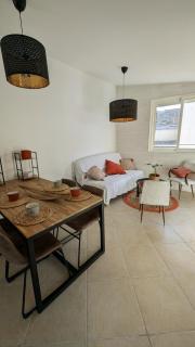 Appartement avec terrasse et balcon - Bouzel - 6