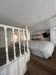 Mezzanine Studio Flat in Putney - 5