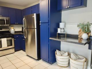 Pool House Paradise Near Beach, Shops, More - Riviera Beach - 2