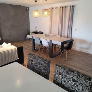 Villa moderne avec toutes les commodités, proche de la mer - Bernis - 0