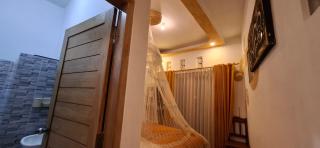 Vara'ayaMunduk The Room & Panoramic Rooftop - Munduk - 5