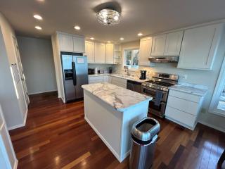 Beach entire home 3 bedroom&loft, 2 bath, 5 beds, 2400 square foot - Ketchikan - 2