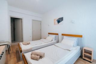 Albatross Apartments - 5