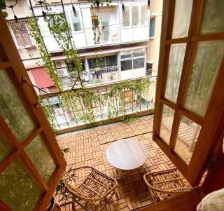 Cozy1 HoanKiem Lake Old Quarter Big Balcony Cheap - 3