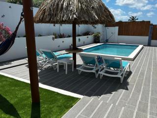 Caribbean Breeze-4 bedroom 4 ensuite bathrooms - Oranjestad - 0
