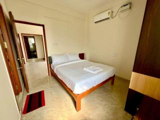Queen's Hotel Service Apartment Salem - Salem - 9