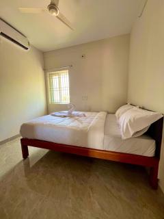 Queen's Hotel Service Apartment Salem - Salem - 6