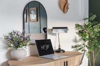 Spacious 4-Bed House, Greater London, free parking - 3