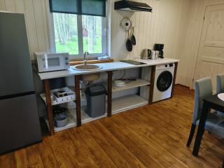 Family vacation, 2 bedroom house - Green House - - 2