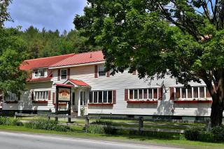 Swiss Farm Inn - Entire Inn to Yourself - 9