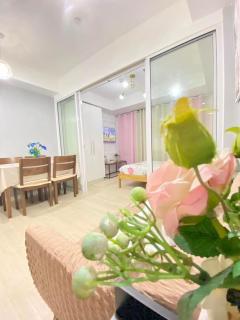 SM Bicutan Staycation by Gloria - Manila - 4