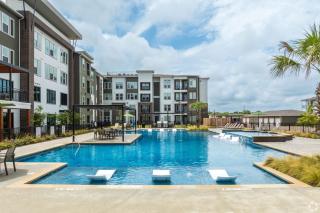 Luxury Apartments Near Airport - Austin - 0