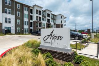 Luxury Apartments Near Airport - Austin - 8