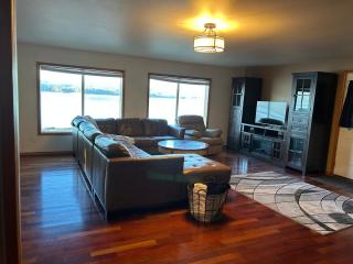 Beach entire home 3 bedroom&loft, 2 bath, 5 beds, 2400 square foot - Ketchikan - 8