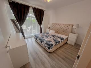 Golden Lake Escape - Bucharest - 0