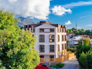 Mini Condos 3 D1, Ground floor with private patio - Tivat - 1