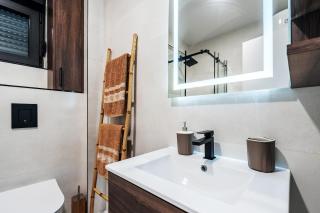 Twin Towers By In Property - Bečići - 7