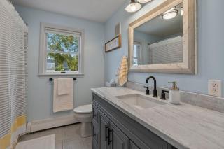 Modern Chic Home in Windham - Windham - 3