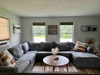 Modern Chic Home in Windham - Windham - 2