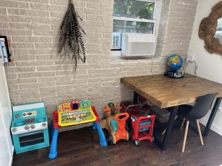 Family Fun 3-bedroom house with gym, games, toys, outdoor hangout and coffee - 5