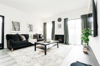 Spacious 2BD Hollywood Apartment - Los Angeles - 0