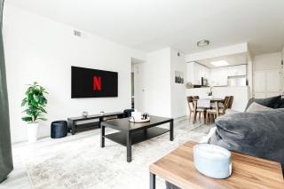 Spacious 2BD Hollywood Apartment - Los Angeles - 8